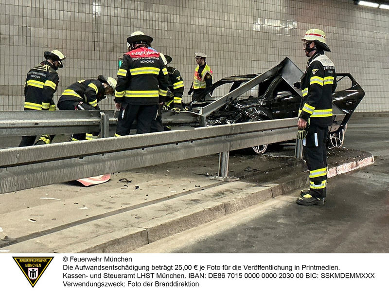 FW-M: Pkw brennt im Innsbrucker- Ring-Tunnel - Weströhre stundenlang gesperrt (Berg am Laim) - Foto: presseportal.de