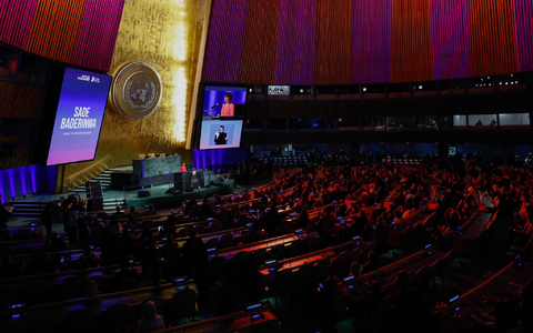 Kurz vor Eröffnung der Tagung der UN-Frauenrechtskommission erinnerten die Staatenvertreter bei den Vereinten Nationen an den Weltfrauentag am 8. März. Im weiteren Verlauf gab es Streit über eine gemeinsame Erklärung.  - Foto: Kena Betancur/FR172124 AP/AP/dpa