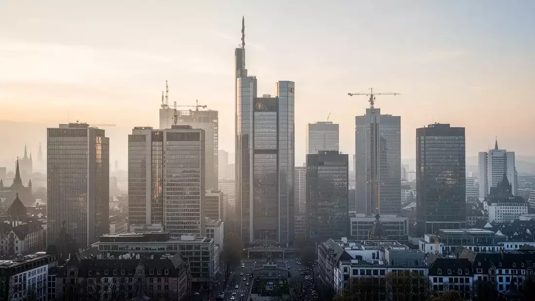 DAX: Ölschock erschüttert Märkte - Bild: über boerse-global.de