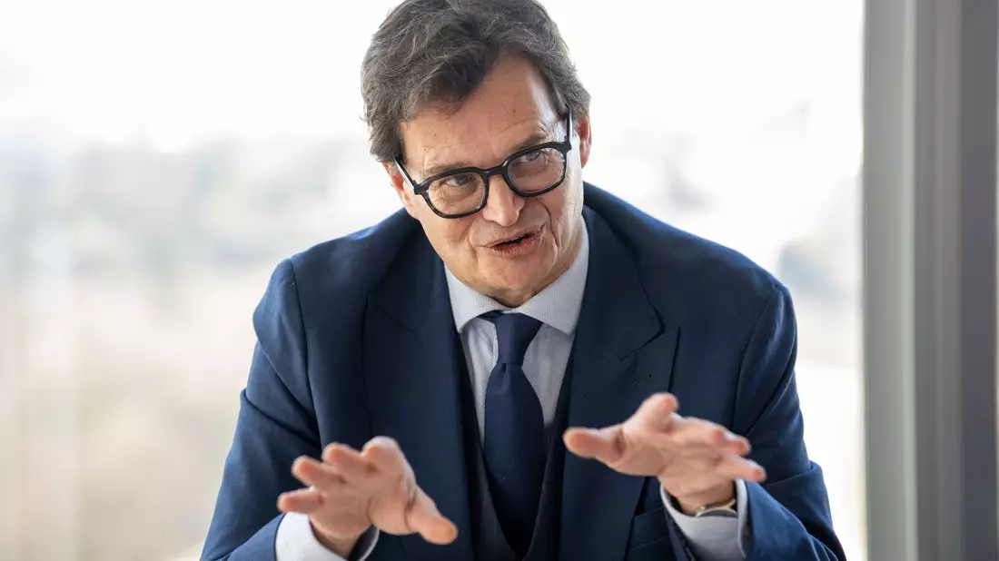 Seine Behörde erkenne Zusammenhänge, Strukturen und Hintermänner über Grenzen hinweg, erläutert der designierte EU-Staatsanwalt Andrés Ritter. - Bild: Harald Tittel/dpa
