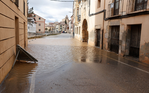 Durch starke Niederschläge gab es im Februar unter anderem in Spanien Überschwemmungen. (Archivbild) - Foto: Concha Ortega Oroz/EUROPA PRESS/dpa
