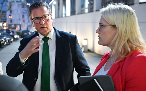 Die Christdemokraten sind angefasst. - Foto: Bernd Weißbrod/dpa