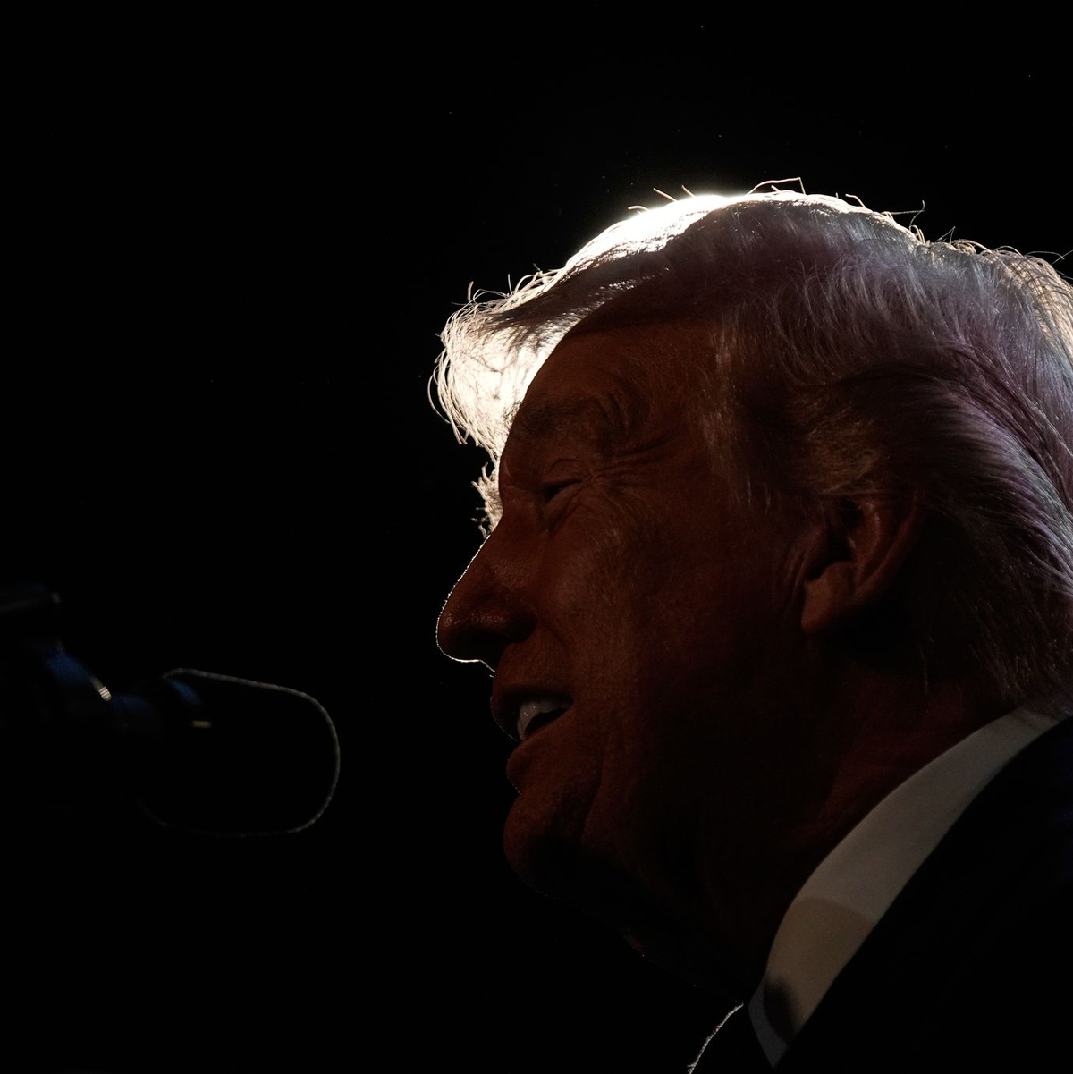 Mit seiner überraschenden Aussage zum baldigen Ende des Iran-Kriegs sorgt Trump an den Börsen für Erleichterung.  - Foto: Mark Schiefelbein/AP/dpa