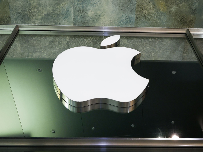 Die deutsche Medien- und Werbewirtschaft möchte Apple die App-Tracking-Abfrage auf iPhones durch das Bundeskartellamt untersagen lassen. (Archivbild) - Foto: Christian Charisius/dpa