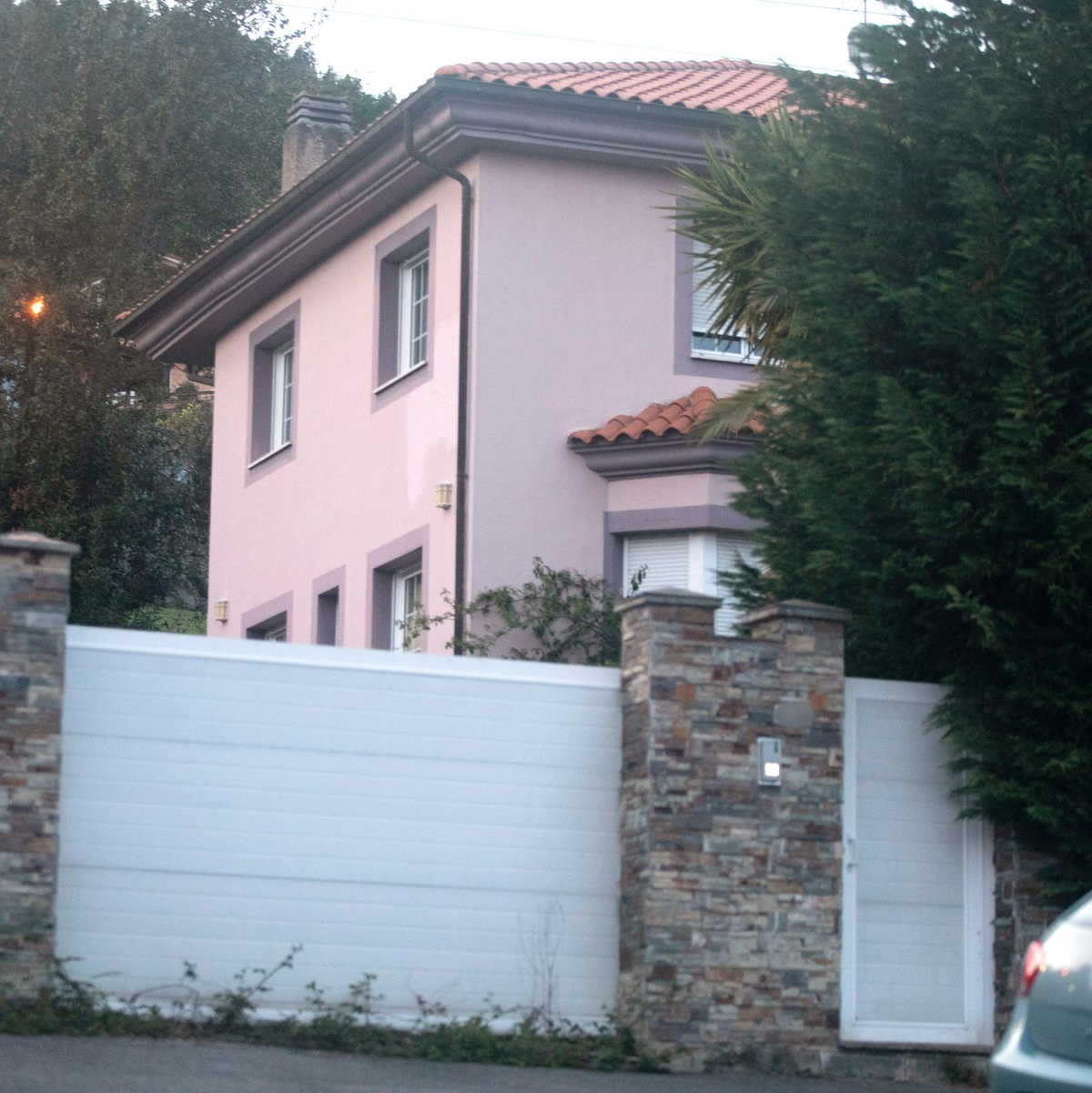 Das «Horrorhaus» liegt in Fitoria am Stadtrand von Oviedo. (Archivbild) - Foto: Jorge Peteiro/Europapress/dpa