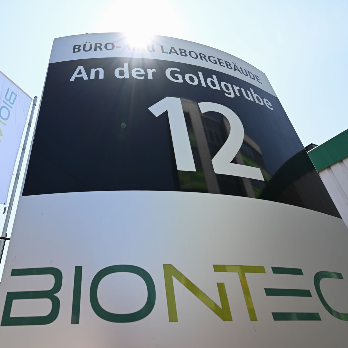 Die Adresse des Biontech-Sitzes in Mainz lautet «An der Goldgrube 12», das passte jahrelang sehr gut zu den Milliardengewinnen. (Archivbild) - Foto: Arne Dedert/dpa