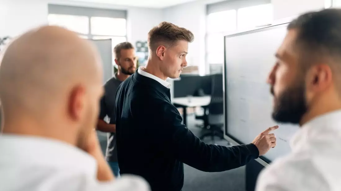 Marvin Flenche & umsatz.io: Wie systematisches Lead Management Unternehmen vor Wachstumsblockaden schützt - Bild: presseportal.de