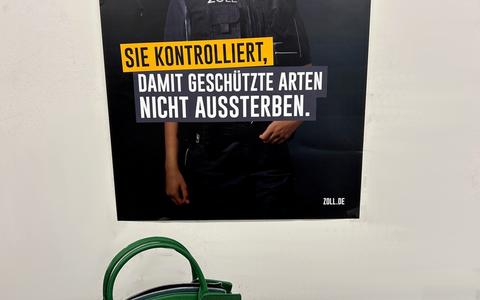 HZA-SI: ZOLL stellt Handtaschen aus artengeschütztem Leder sicher - Foto: presseportal.de