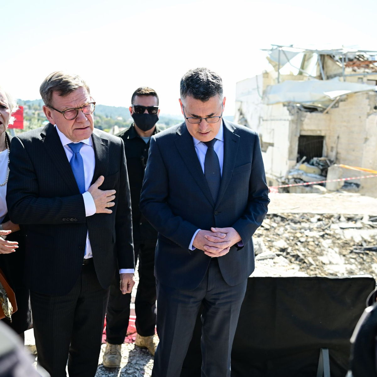 Thema sind unter anderem die Zerstörungen durch den Iran-Krieg. - Foto: Sebastian Christoph Gollnow/dpa