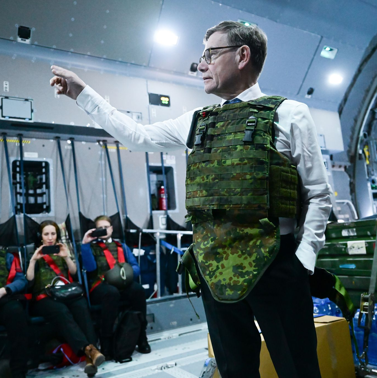 Aus Sicherheitsgründen flog Wadephul mit einem Transportflugzeug der Bundeswehr.  - Foto: Sebastian Christoph Gollnow/dpa