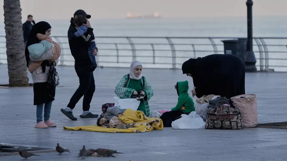Im Libanon treibt der Krieg erneut Hunderttausende Menschen aus ihren Wohngebieten. - Bild: Bilal Hussein/AP/dpa