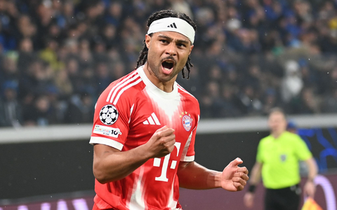 Serge Gnabry beim Torjübel nach seinem 3:0. - Foto: Gianluca Ricci/LiveMedia-IPA/ZUMA Press Wire/dpa