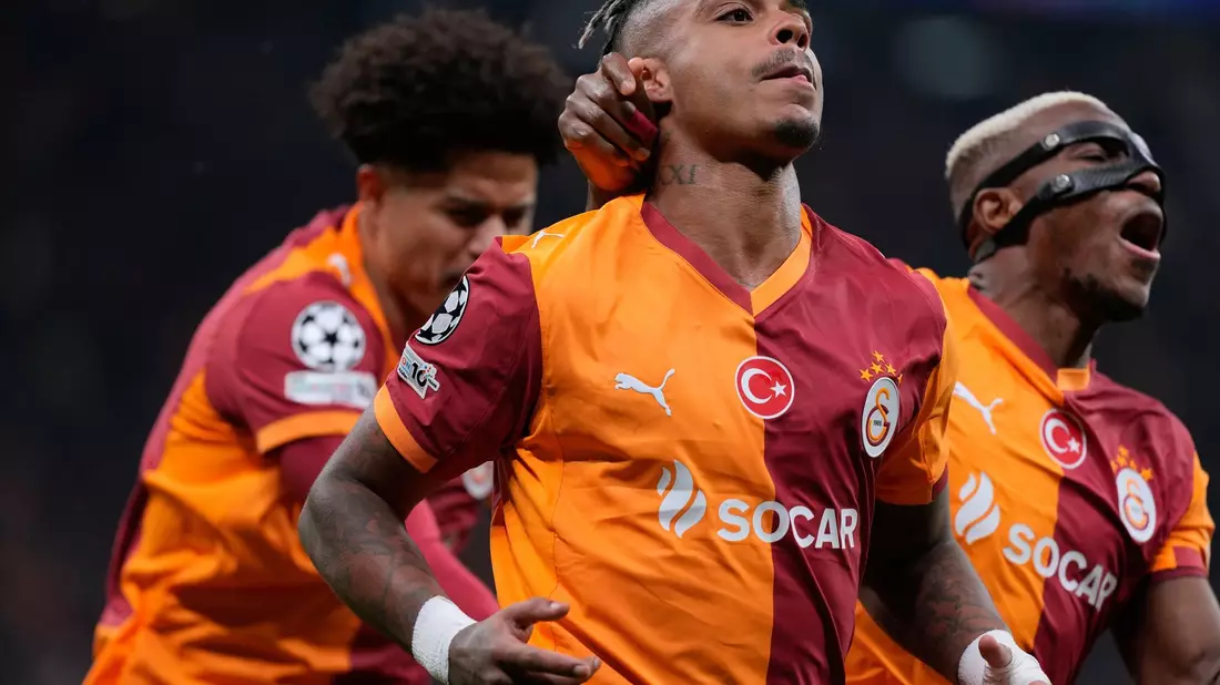 Mario Lemina gelang für Galatasaray der Siegtreffer gegen Liverpool. - Bild: Khalil Hamra/AP/dpa