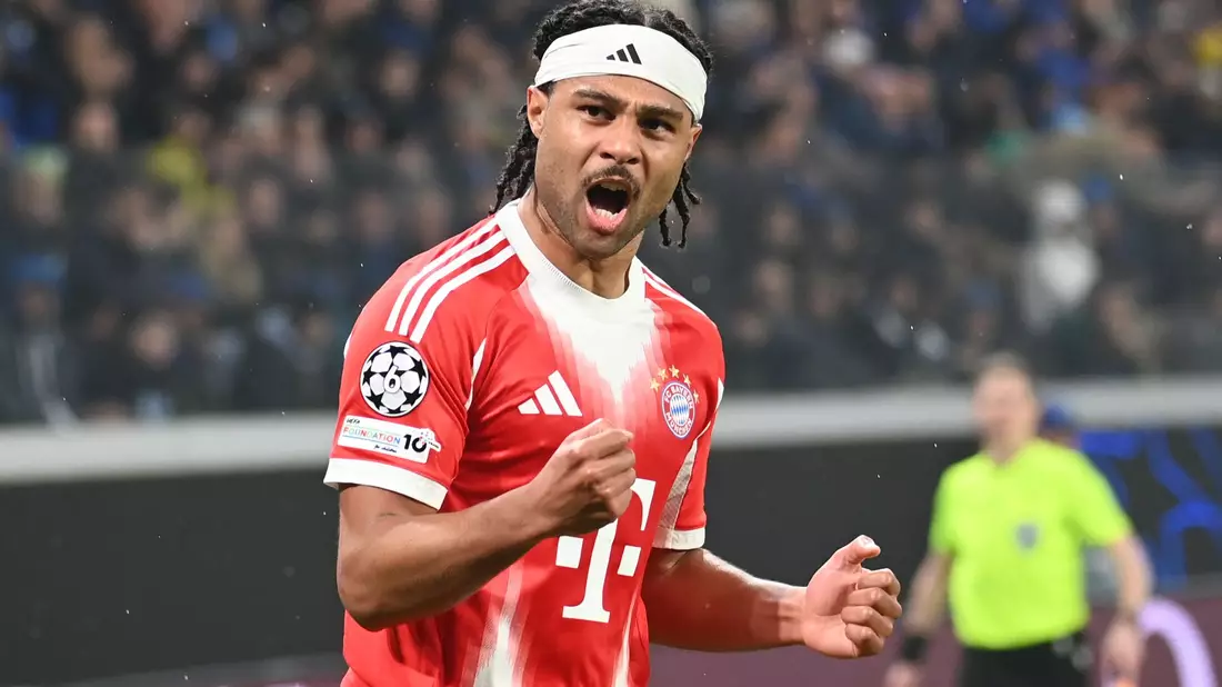 Serge Gnabry beim Torjübel nach seinem 3:0. - Bild: Gianluca Ricci/LiveMedia-IPA/ZUMA Press Wire/dpa