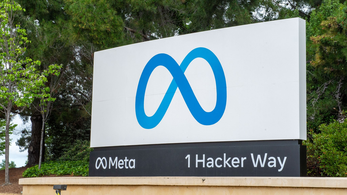 Meta legt sich nun auch ein soziales Netzwerk für autonome KI-Programme zu. (Archivbild) - Foto: Andrej Sokolow/dpa