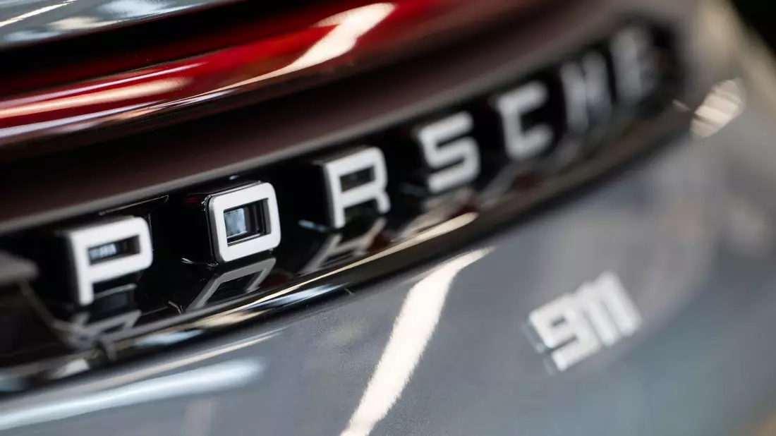 Das Modell 911 ist die Ikone aus der Sportwagenschmiede. (Archivbild) - Bild: Marijan Murat/dpa