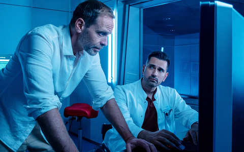 Erste vollständig barrierefreie fiktionale Serie: MDR bietet „In aller Freundschaft“ erstmals mit Deutscher Gebärdensprache an - Foto: presseportal.de