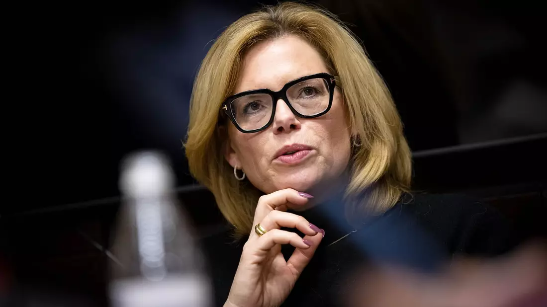 Für Julia Klöckner (CDU) ist es der erste Besuch in der Ukraine seit ihrem Amtsantritt 2025. - Bild: Sina Schuldt/dpa