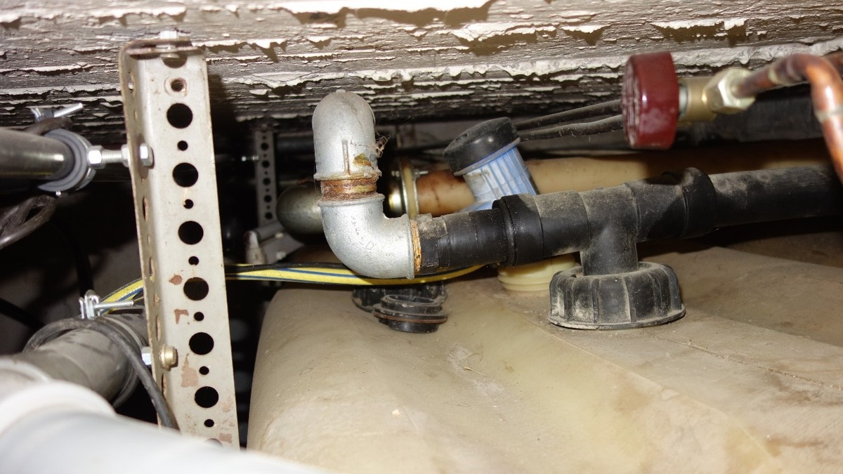 HZA-BS: ZOLL deckt illegale Tankstelle in Bovenden auf - Foto: presseportal.de