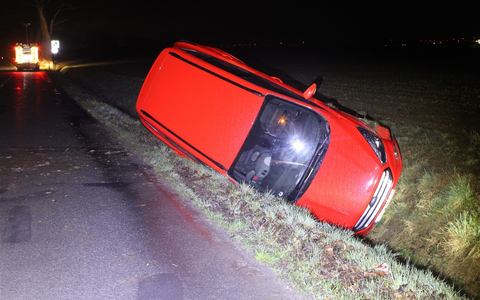POL-SO: PKW landet im Graben - ein Kind verletzt - Foto: presseportal.de
