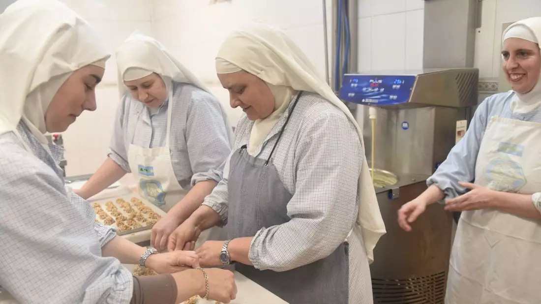 Die Klarissen sind für ihre Süßigkeiten aus der Klostermanufaktur bekannt. (Handoutbild) - Bild: ---/Francisco Canals/dpa