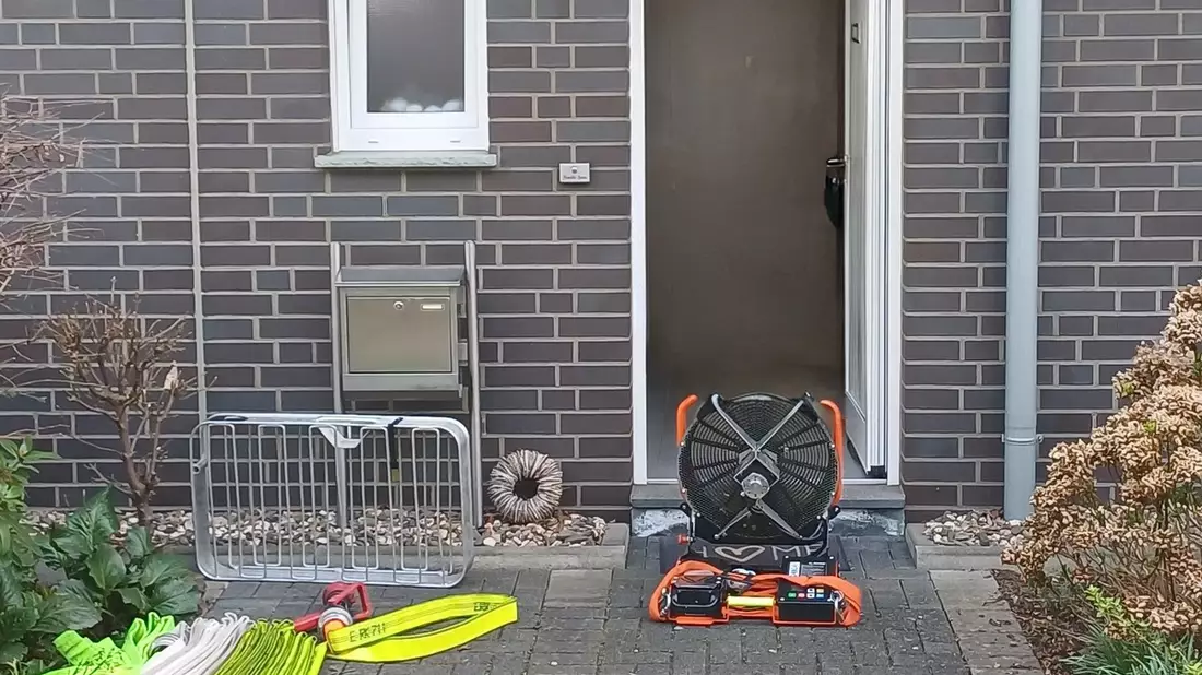 FW-EN: Wetter - Rauchwarnmelder löst Alarm aus - Person aus Wohnung gerettet - Bild: presseportal.de