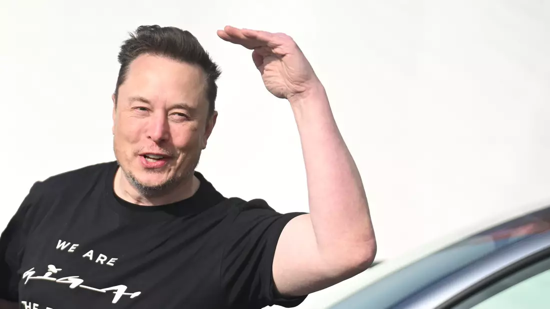 Elon Musk ist mit Abstand der reichste Mensch der Welt. (Archivbild) - Bild: Sebastian Gollnow/dpa