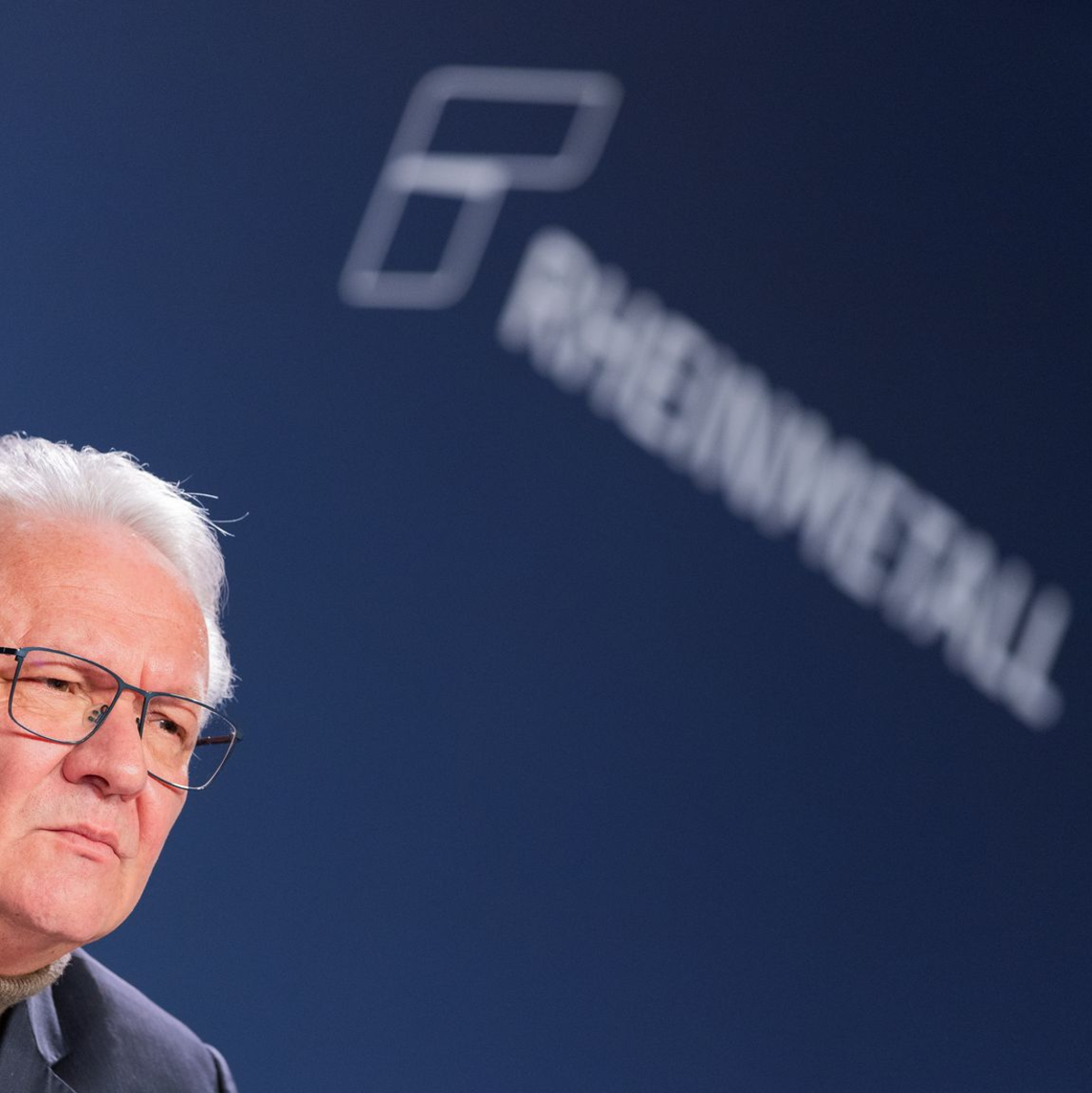 Rheinmetall-Chef Armin Papperger richtet den Blick nach vorn, die Perspektiven sind blendend.  - Foto: Rolf Vennenbernd/dpa