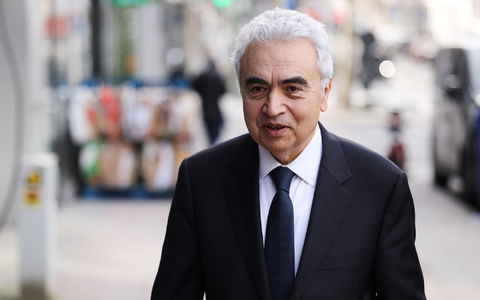 Die IEA hat bereits fünfmal gemeinsam Öl aus Notreserven freigegeben. (Archivbild) - Foto: Omar Havana/AP/dpa