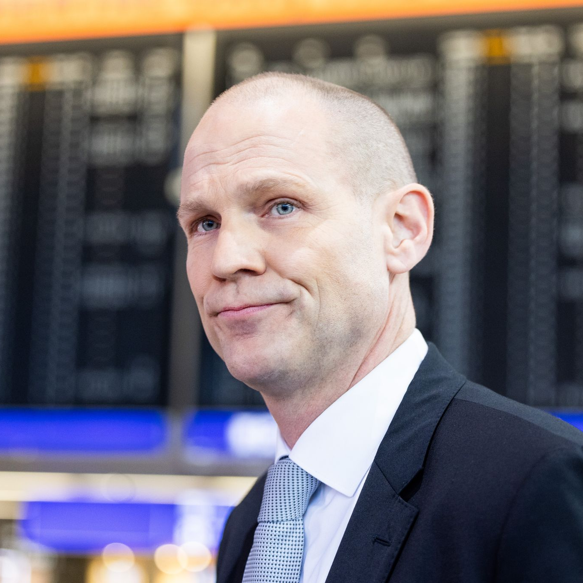 Lufthansa sucht arbeitswillige Crews, um den Streik abzumildern.  - Foto: Lando Hass/dpa