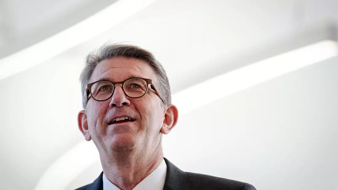 Macht seit Wochen Schlagzeilen: Kulturstaatsminister Wolfram Weimer. (Archivbild) - Bild: Kay Nietfeld/dpa