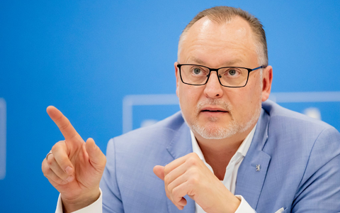 Falko Liecke (CDU), Staatssekretär für Jugend und Familie, äußerte den Verdacht, dass der Vorfall aus politischen Gründen nicht gemeldet wurde. (Archivbild)  - Foto: Christoph Soeder/dpa