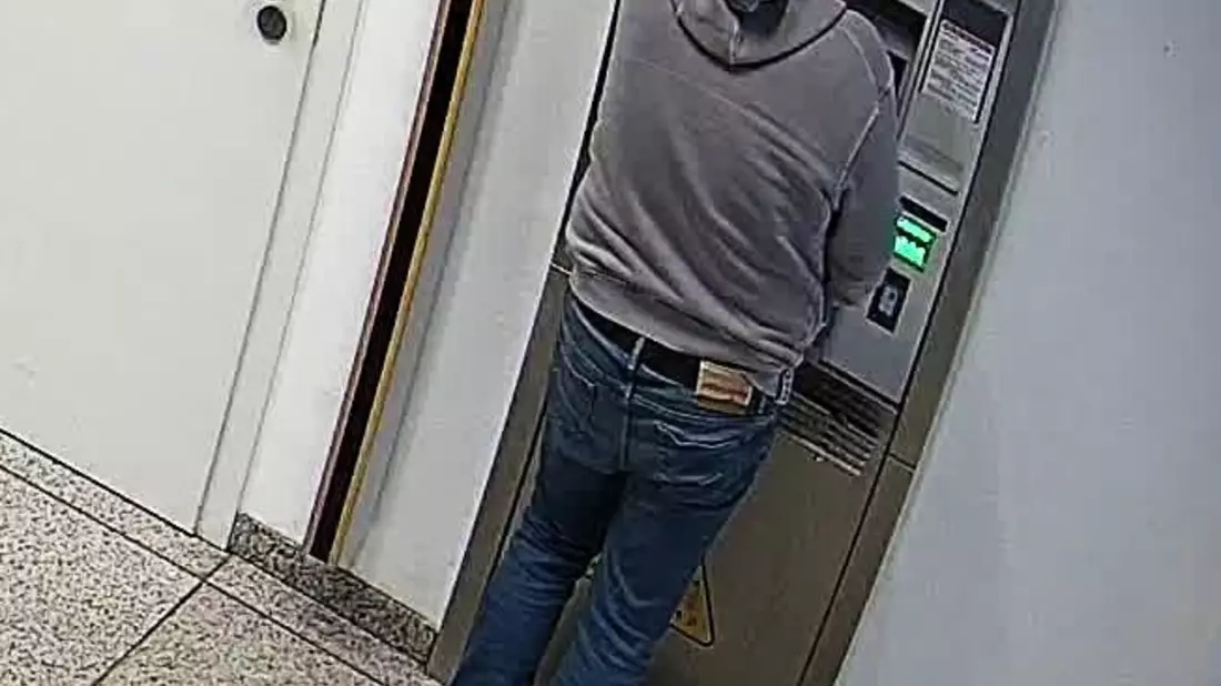 LPI-NDH: Öffentlichkeitsfahndung: Geldbörse entwendet und Bankkonto geplündert - Wer erkennt die abgebildete Person? - Bild: presseportal.de
