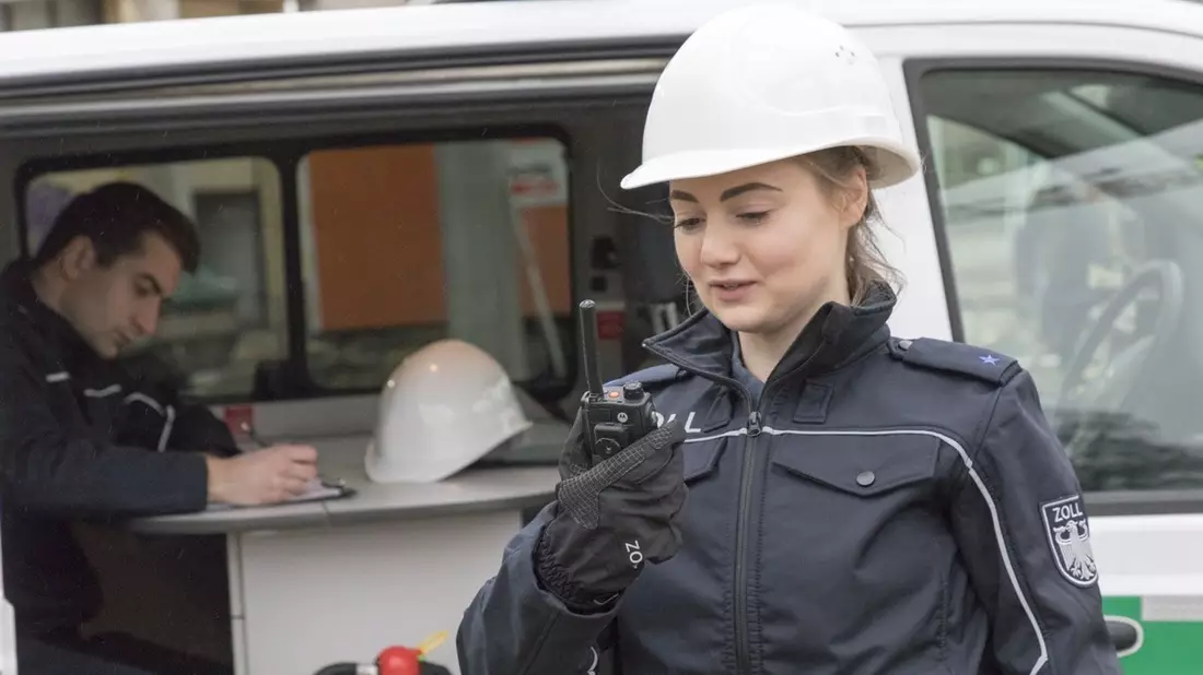 HZA-DD: Zoll: Finanzkontrolle Schwarzarbeit im Einsatz auf Baustellen/ Bundesweite Schwerpunktprüfung im Baugewerbe - Bild: presseportal.de