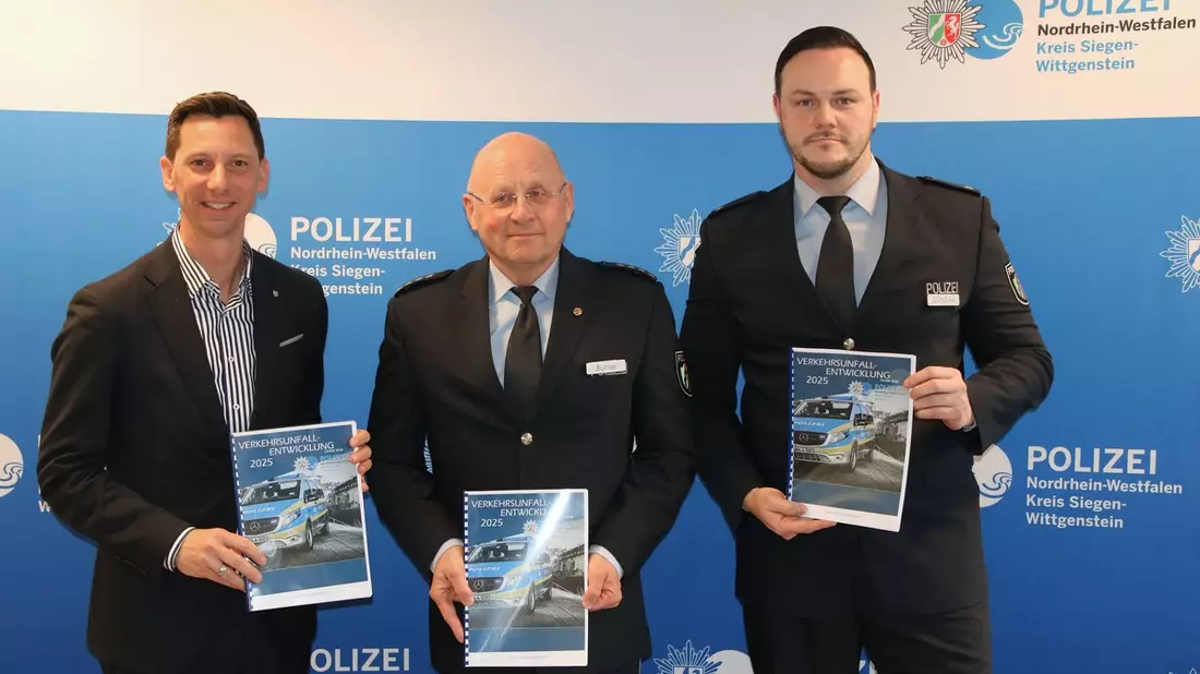 POL-SI: Zweimal Platz 1! Siegen-Wittgenstein hat NRWs sichersten Straßenverkehr - Kreispolizeibehörde Siegen-Wittgenstein stellt Verkehrsunfallstatistik 2025 vor #polsiwi - Bild: presseportal.de