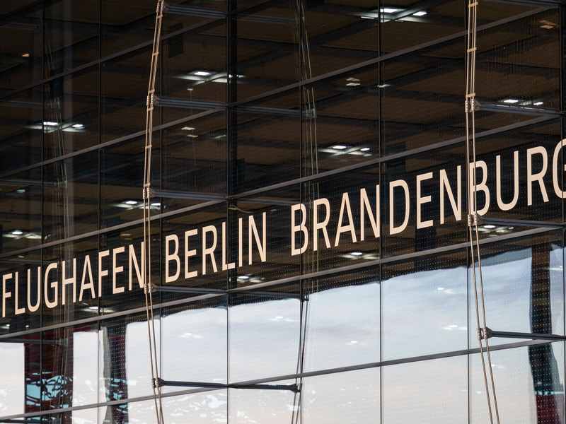 Am Flughafen BER starteten und landeten eine halbe Stunde lang keine Maschinen. (Archivbild) - Foto: Soeren Stache/dpa