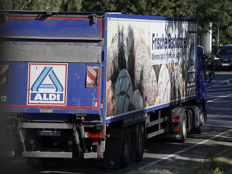 ALDI-Lkw auf der Straße (Archiv) - Foto: via dts Nachrichtenagentur