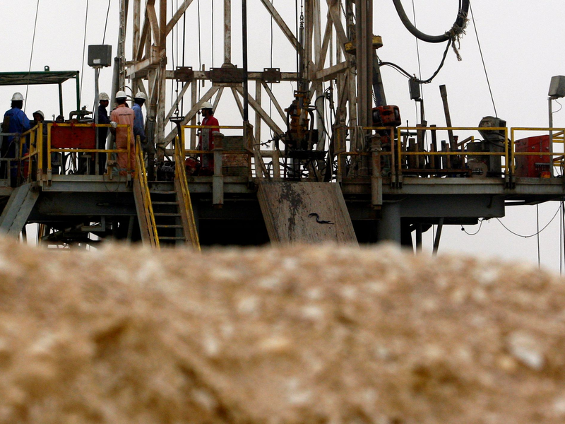 Die Ölproduktion ist für viele Staaten in der Golfregion überlebenswichtig. (Archivbild) - Foto: Hasan Jamali/AP/dpa