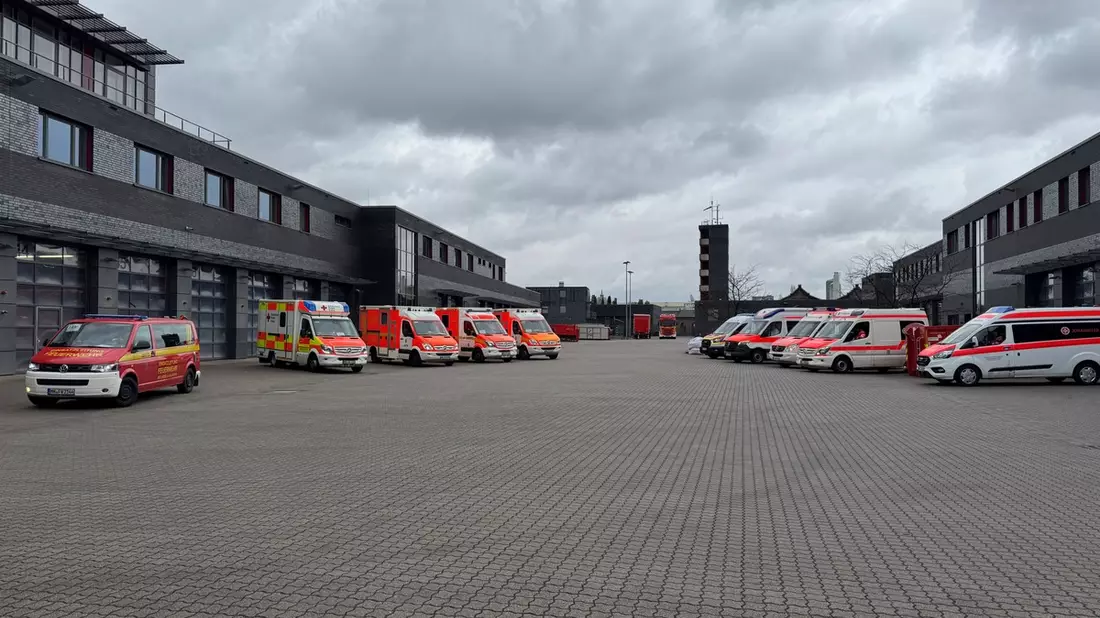 FW-MH: Überörtliche Hilfe bei Evakuierung in Duisburg - Bild: presseportal.de