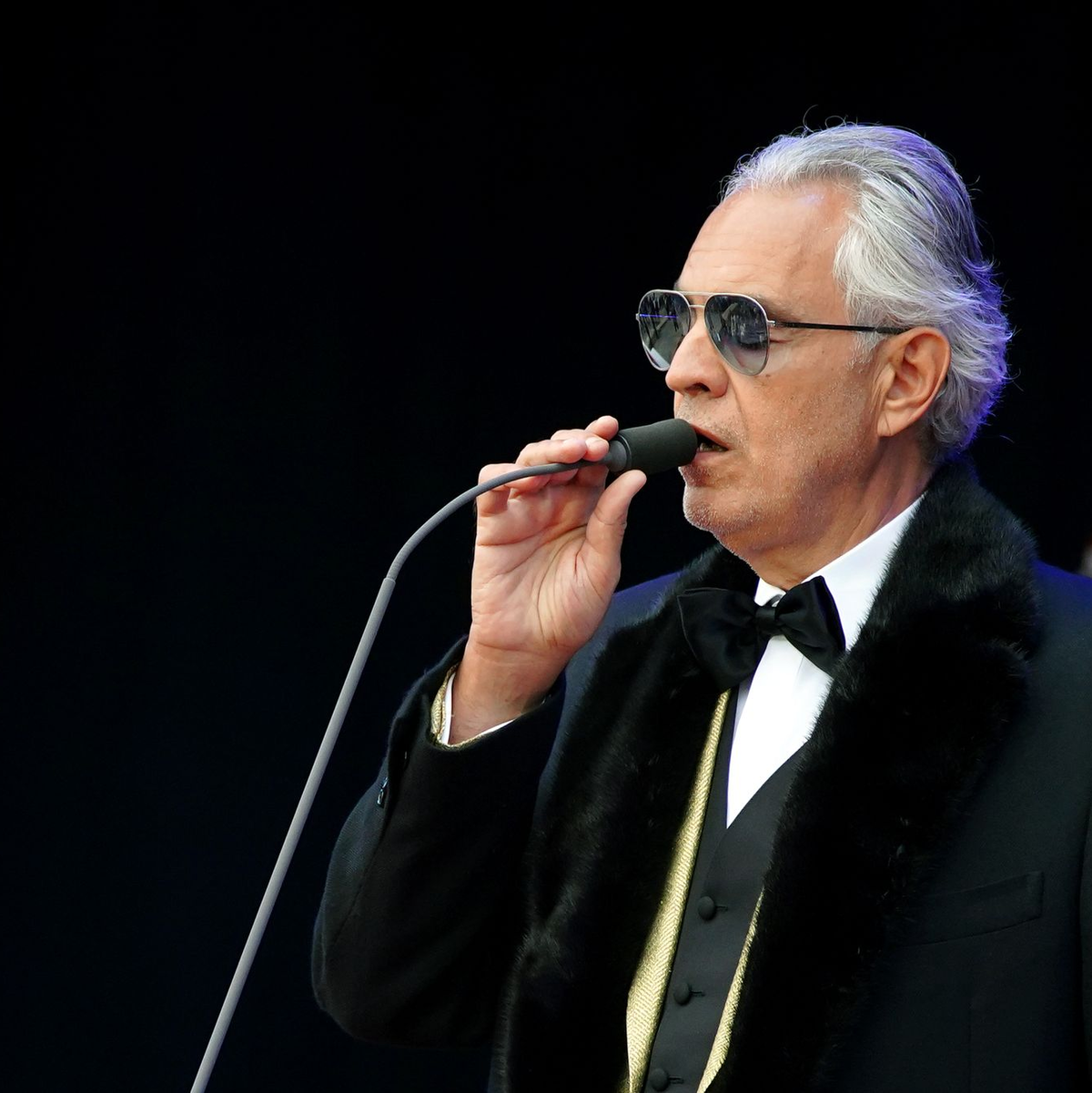 Andrea Bocelli sang zu Beginn seiner Karriere hauptsächlich Pop - erst später verlagerte er den Schwerpunkt auf Klassik. (Archivbild) - Foto: Peter Byrne/PA Wire/dpa