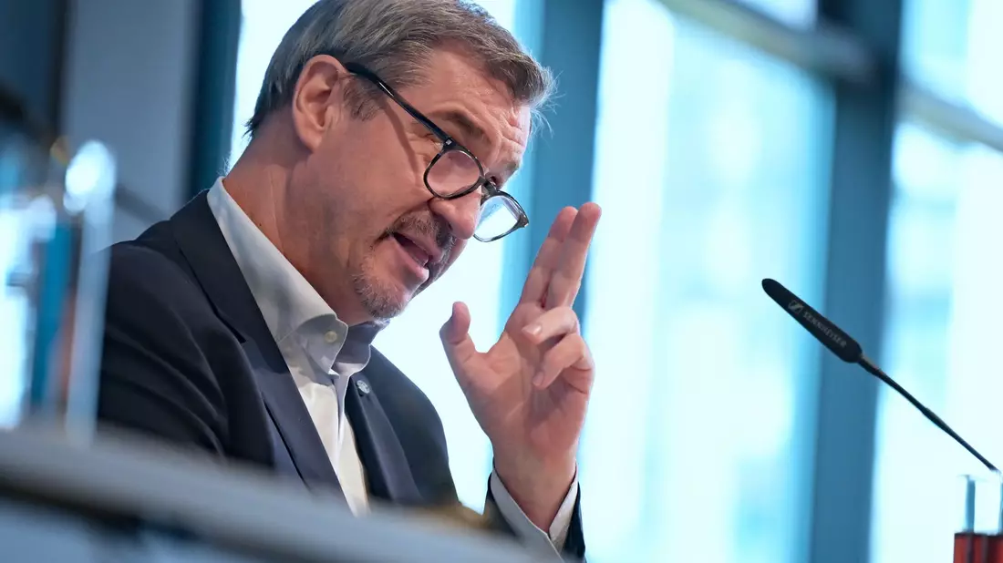 Söder zeigt sich beim Thema Social-Media-Verbot weiterhin äußerst skeptisch. (Archivbild) - Bild: Malin Wunderlich/dpa