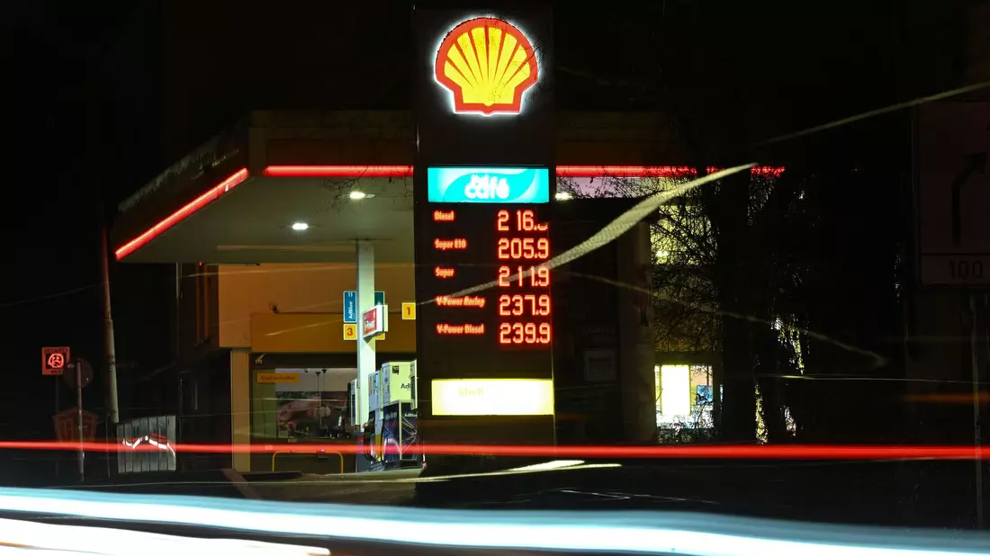 Der Iran-Krieg verteuert Öl und Gas. Die Folgen spüren nicht nur Deutschlands Autofahrer, sondern die gesamte Wirtschaft. (Symbolbild) - Bild: Katharina Kausche/dpa