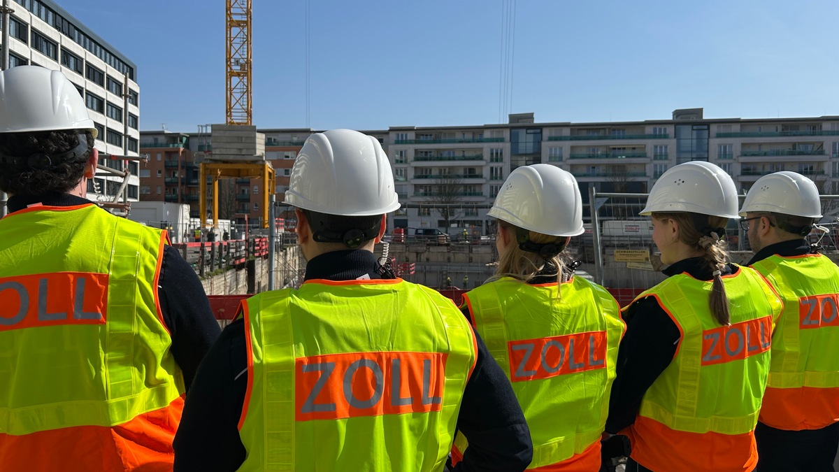 HZA-KA: Zoll überprüft das Baugewerbe / bundesweite Schwerpunktprüfung - Foto: presseportal.de