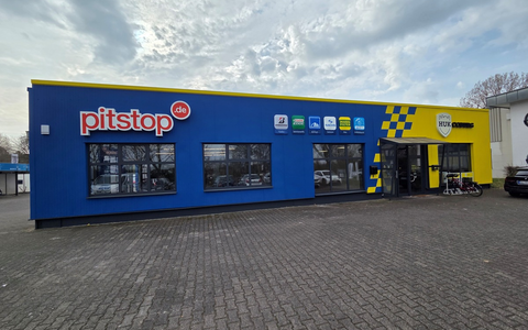 Neues Design: pitstop-Filialen erhalten zusätzlich HUK-Logo - Foto: presseportal.de