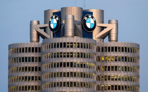 Nicht nur die Zentrale sieht auf diesem Bild trutzig aus, auch die Zahlen sind bei BMW robust. (Archivbild) - Foto: Peter Kneffel/dpa