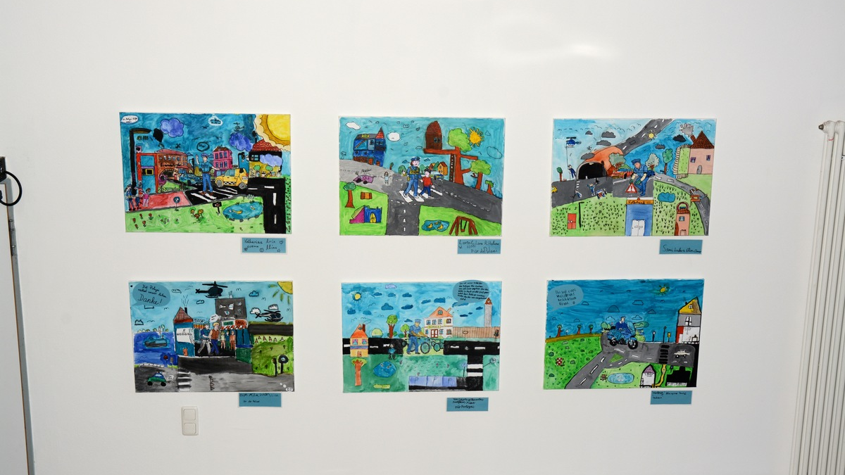 POL-NI: Kinder verschönern Eingangsbereich des Polizeikommissariats Stadthagen - Foto: presseportal.de