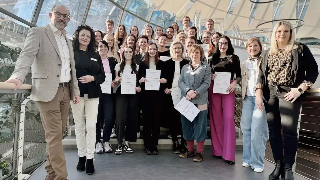 Stroke Nurses für höchste Versorgungsqualität / Qualifizierungslehrgang am RHÖN-KLINIKUM Campus Bad Neustadt erfolgreich beendet - Bild: presseportal.de