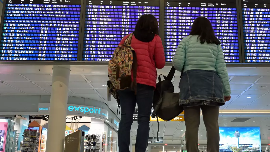 Trotz Piloten-Streik: Es heben auch noch Flugzeuge ab.  - Bild: Malin Wunderlich/dpa