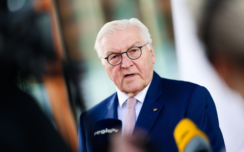 Steinmeier findet ein Social-Media-Verbot für Kinder unter 14 Jahren sinnvoll. (Archivbild) - Foto: Christoph Schmidt/dpa