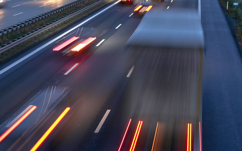 Schwere Nutzfahrzeuge machen nach Angaben der Kommission mehr als 6 Prozent der gesamten Treibhausgasemissionen der EU aus. (Symbolbild) - Foto: Jan Woitas/dpa-Zentralbild/dpa